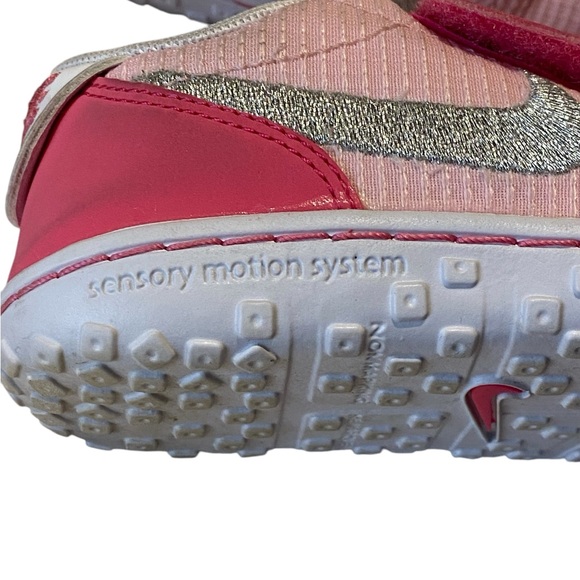 NIKE SENSORY MOTION SYSTEM PINK/WHITE WASHABLE SHOE Size 8C Toddler - Picture 6 of 8